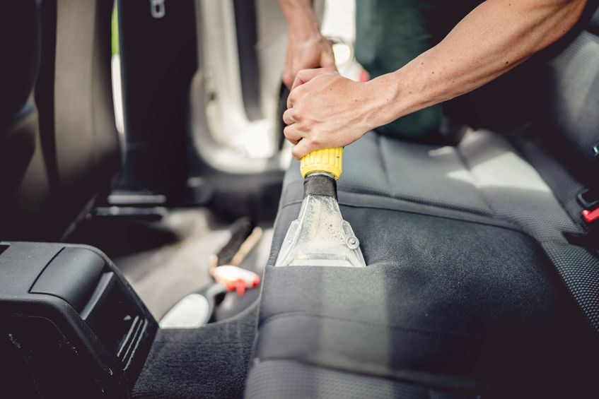 Limpieza profesional de interiores de auto